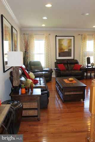 4018 SECRETARIAT ST, Harrisburg, PA 17112