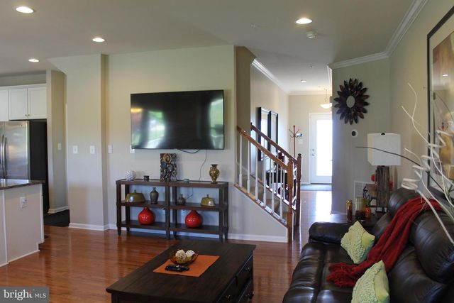 4018 SECRETARIAT ST, Harrisburg, PA 17112
