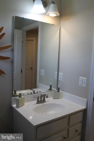4018 SECRETARIAT ST, Harrisburg, PA 17112