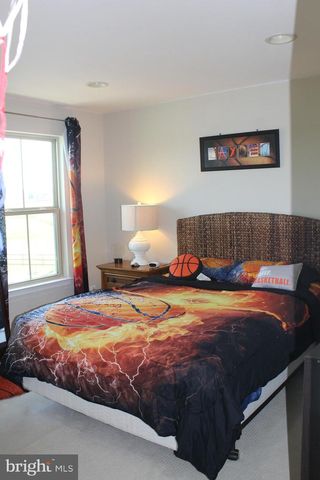 4018 SECRETARIAT ST, Harrisburg, PA 17112