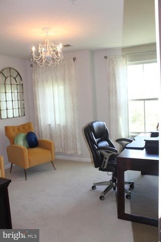 4018 SECRETARIAT ST, Harrisburg, PA 17112