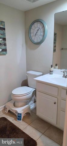 4018 SECRETARIAT ST, Harrisburg, PA 17112