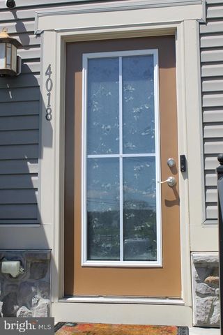4018 SECRETARIAT ST, Harrisburg, PA 17112