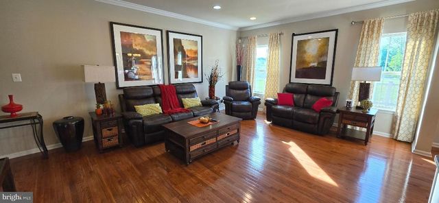 4018 SECRETARIAT ST, Harrisburg, PA 17112
