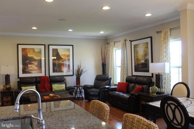 4018 SECRETARIAT ST, Harrisburg, PA 17112