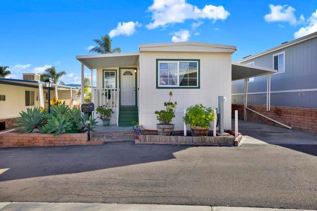 245 W Bobier Dr 23, Vista, CA 92083