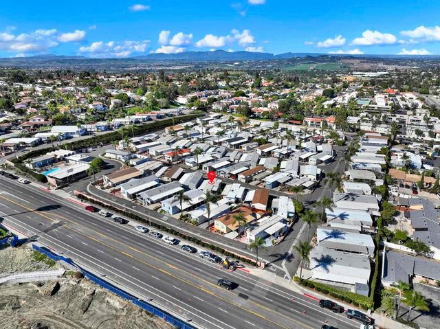 245 W Bobier Dr 23, Vista, CA 92083