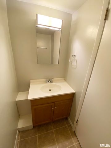 1915 W Marlene Ave Apt B, Peoria, IL 61614