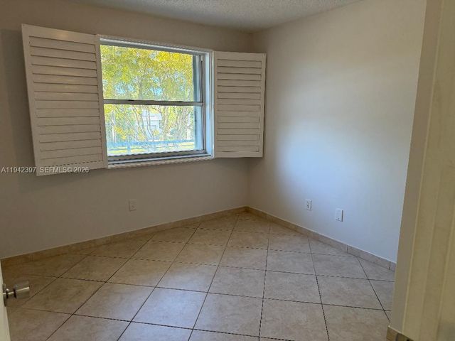 16531 NE 35th Avenue 201, North Miami Beach, FL 33160