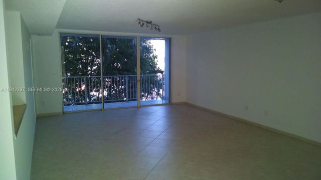 16531 NE 35th Avenue 201, North Miami Beach, FL 33160