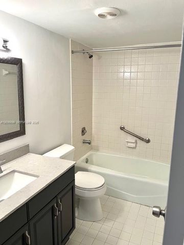 3920 Inverrary Boulevard 204C, Lauderhill, FL 33319