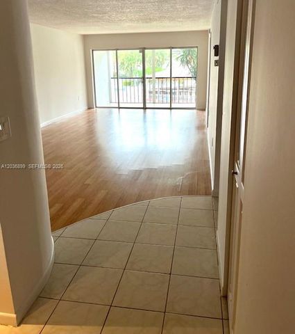 3920 Inverrary Boulevard 204C, Lauderhill, FL 33319