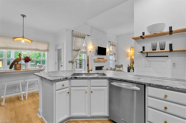 210 Hunters Glen Drive, Summerfield, NC 27358