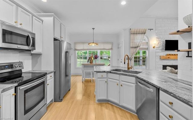 210 Hunters Glen Drive, Summerfield, NC 27358