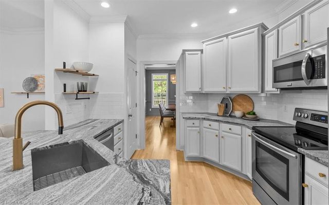 210 Hunters Glen Drive, Summerfield, NC 27358
