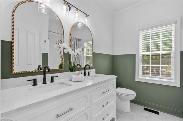 210 Hunters Glen Drive, Summerfield, NC 27358