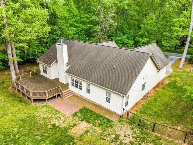 210 Hunters Glen Drive, Summerfield, NC 27358