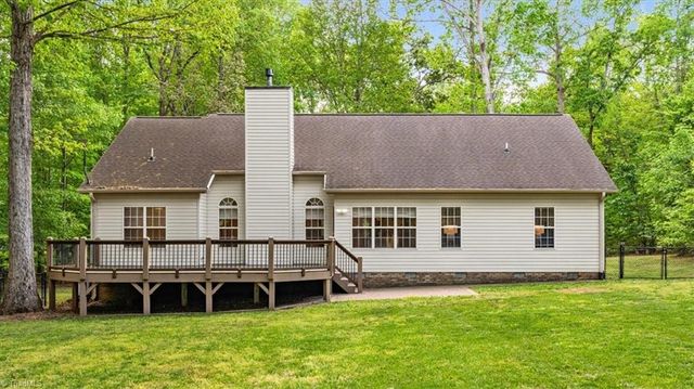 210 Hunters Glen Drive, Summerfield, NC 27358
