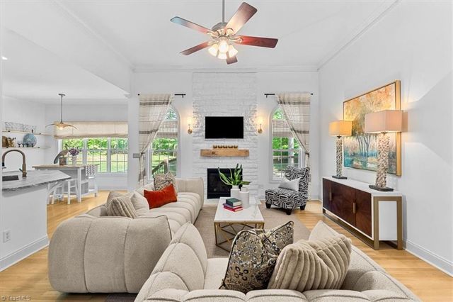 210 Hunters Glen Drive, Summerfield, NC 27358