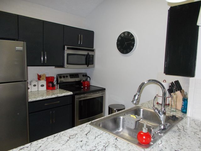 1982 E Bay Pointe Drive C34, Bloomington, IN 47401