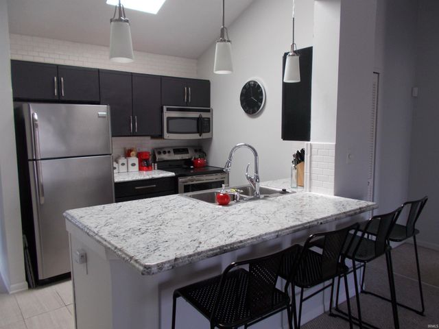 1982 E Bay Pointe Drive C34, Bloomington, IN 47401