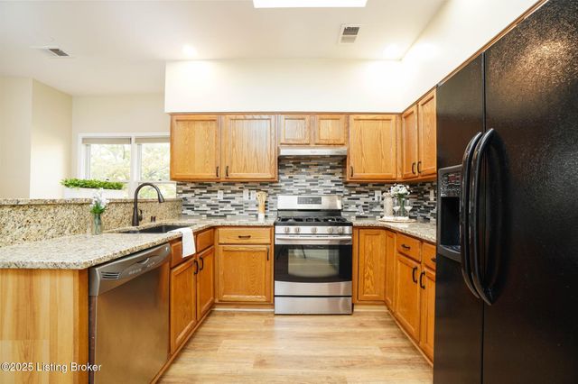 3741 Hurstbourne Ridge Blvd, Louisville, KY 40299