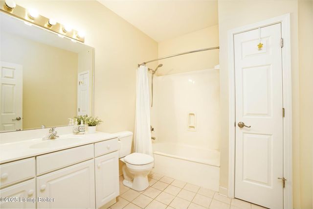 3741 Hurstbourne Ridge Blvd, Louisville, KY 40299