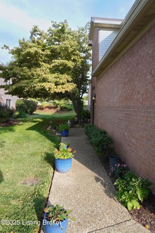 3741 Hurstbourne Ridge Blvd, Louisville, KY 40299