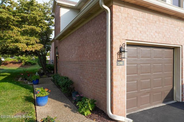 3741 Hurstbourne Ridge Blvd, Louisville, KY 40299