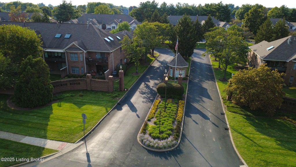 3741 Hurstbourne Ridge Blvd, Louisville, KY 40299