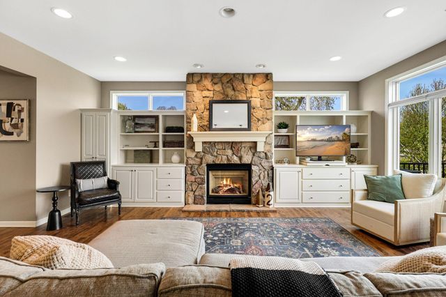 3374 Sycamore Trail SW, Prior Lake, MN 55372