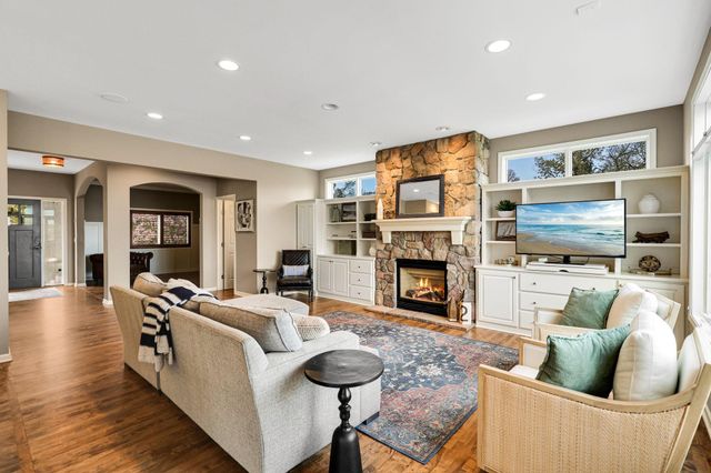 3374 Sycamore Trail SW, Prior Lake, MN 55372