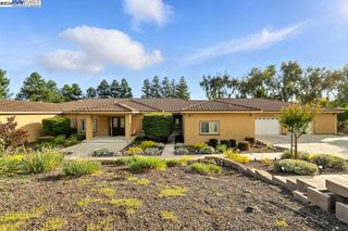 874 Overhill Dr, Hayward, CA 94544