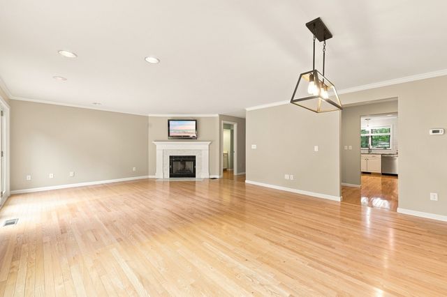 770 Salisbury St 423, Worcester, MA 01609