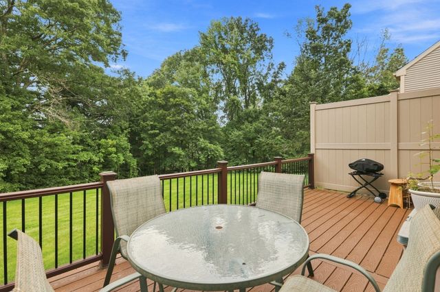 770 Salisbury St 423, Worcester, MA 01609