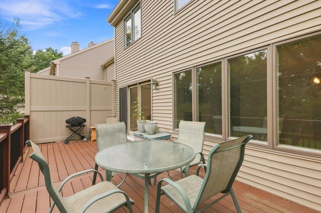 770 Salisbury St 423, Worcester, MA 01609