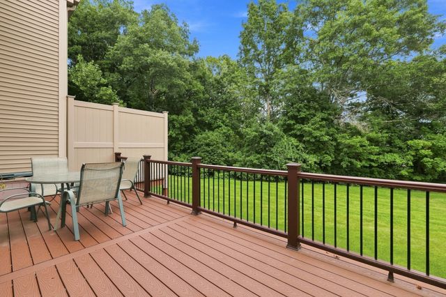 770 Salisbury St 423, Worcester, MA 01609