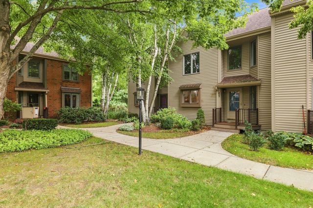 770 Salisbury St 423, Worcester, MA 01609
