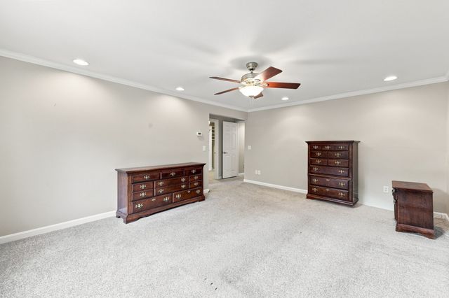 770 Salisbury St 423, Worcester, MA 01609