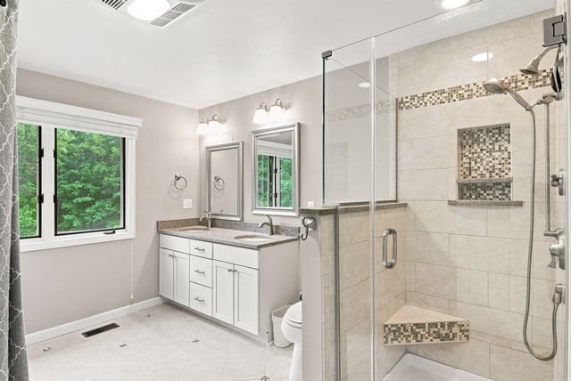 770 Salisbury St 423, Worcester, MA 01609