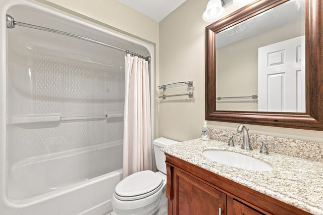 770 Salisbury St 423, Worcester, MA 01609