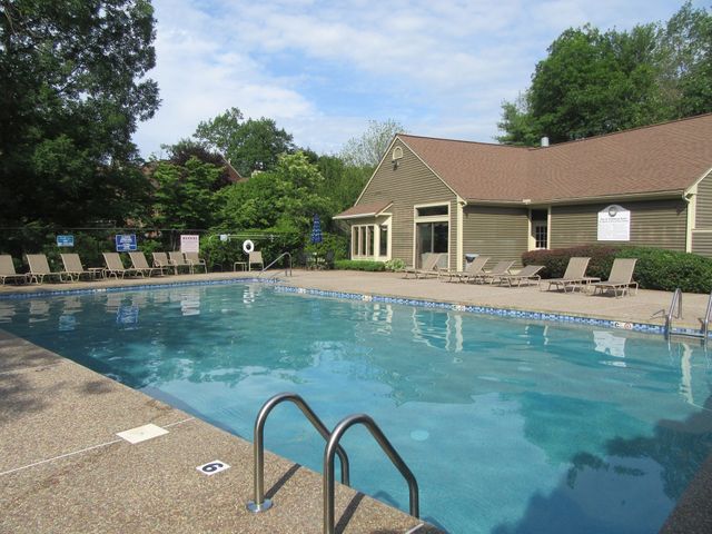 770 Salisbury St 423, Worcester, MA 01609