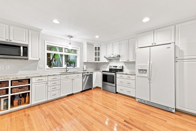 770 Salisbury St 423, Worcester, MA 01609