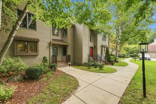 770 Salisbury St 423, Worcester, MA 01609