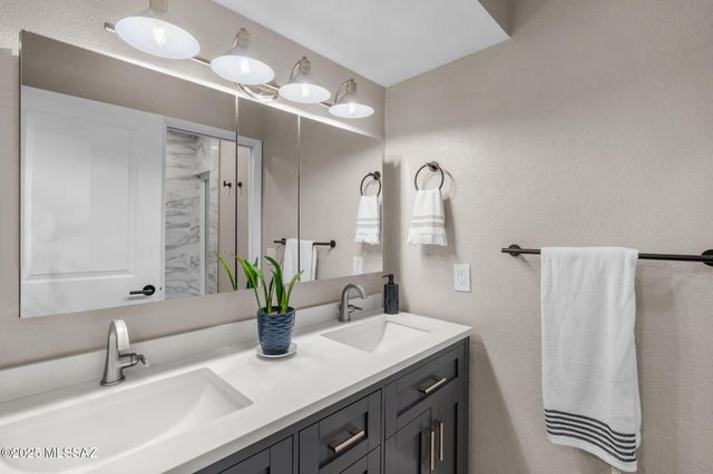 9340 E Paseo Tierra Verde, Tucson, AZ 85749