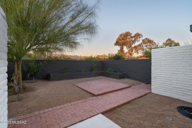 9340 E Paseo Tierra Verde, Tucson, AZ 85749