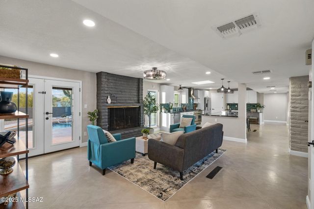 9340 E Paseo Tierra Verde, Tucson, AZ 85749