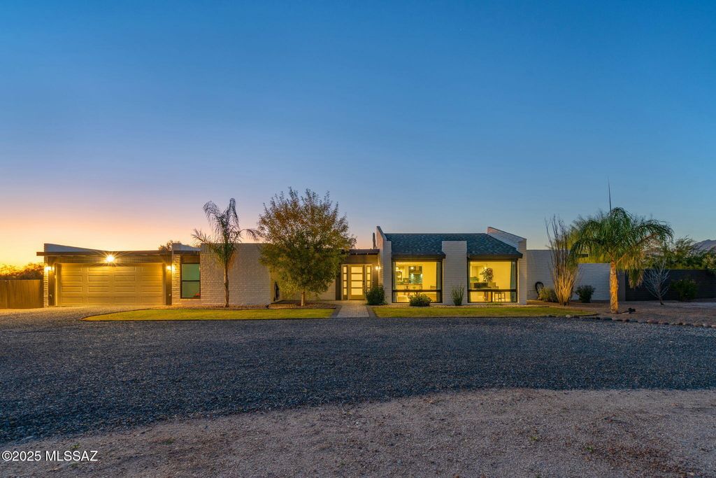 9340 E Paseo Tierra Verde, Tucson, AZ 85749
