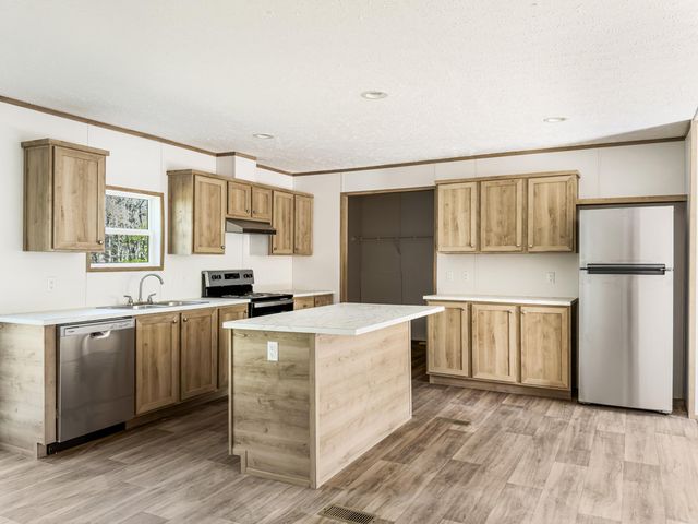 270 Saturn Lane, Walterboro, SC 29488