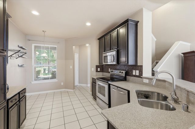 932 Avondale Lane, Plano, TX 75025
